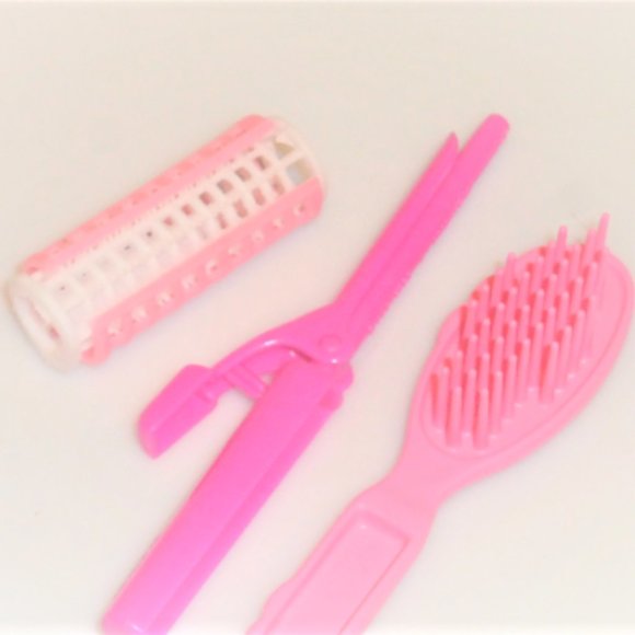 TYS1 -  Barbie SURF BOARD Barbie SHOES Barbie SKATE BOARD Brush Food Tray - Picture 3 of 9